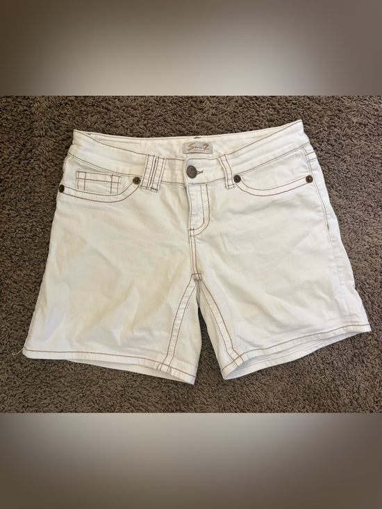 Seven7 Pants - Seven7 White Denim Shorts with Contrast Stitching